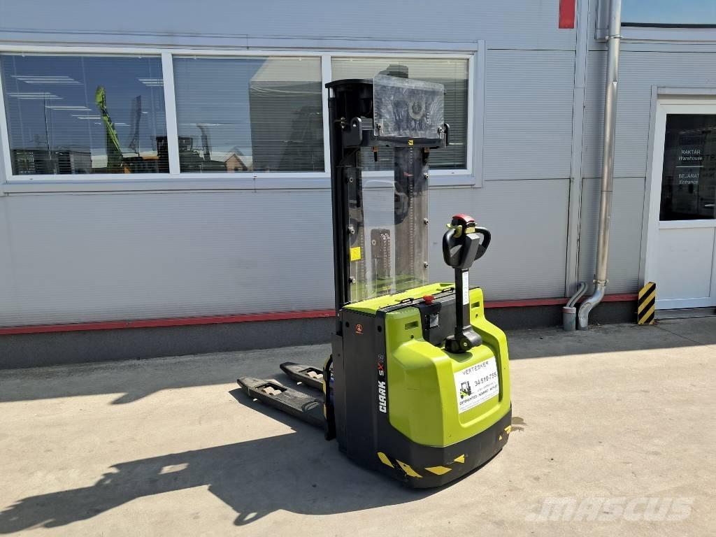 Clark SX 12 Akumulátorové vozíky