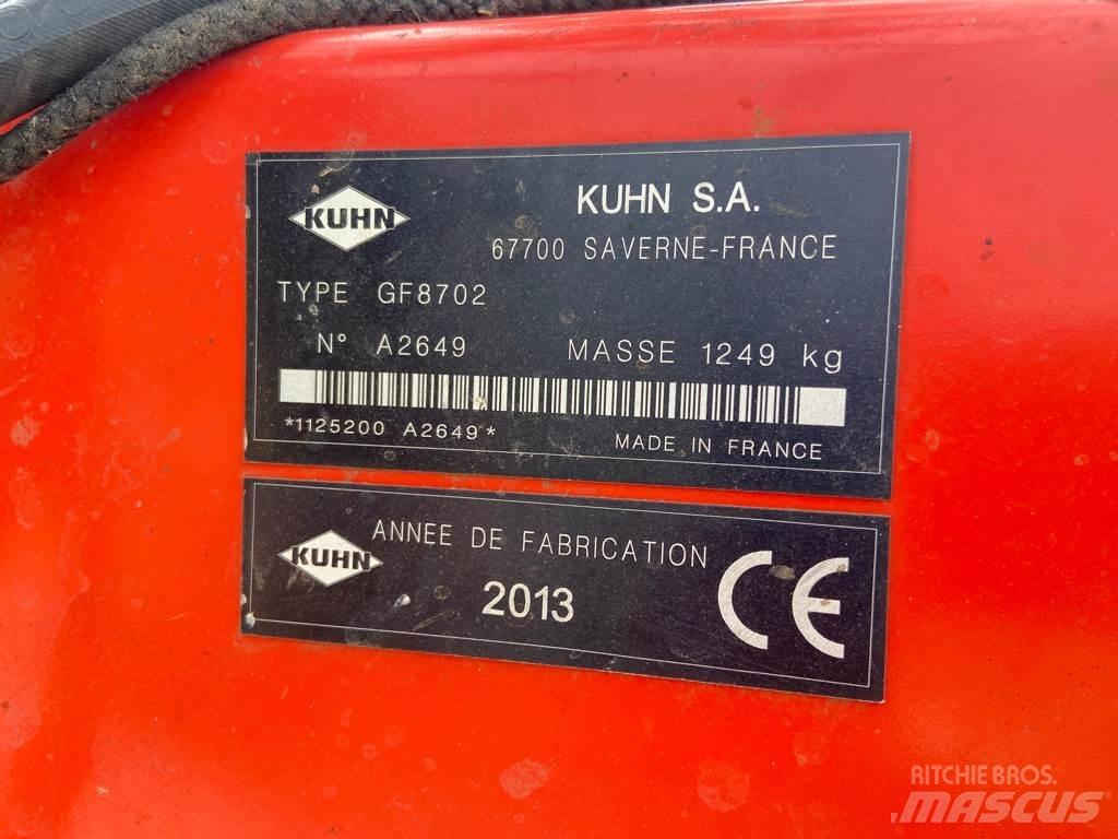 Kuhn GF8702 Obraceče a shrabovače sena