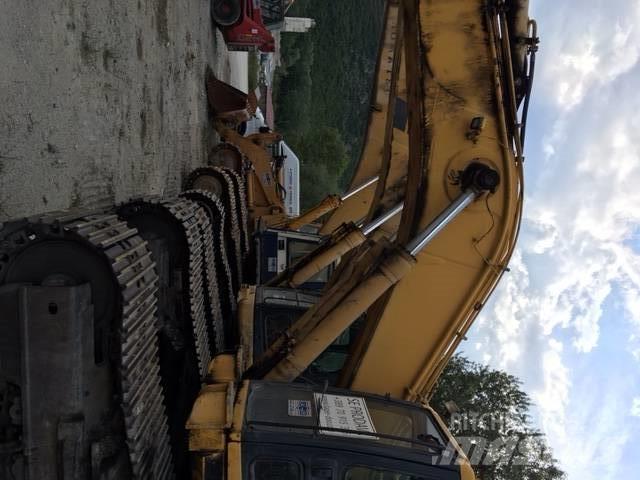 Komatsu 450 Pásová rýpadla