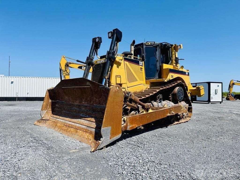CAT D 8 T Pásové dozery