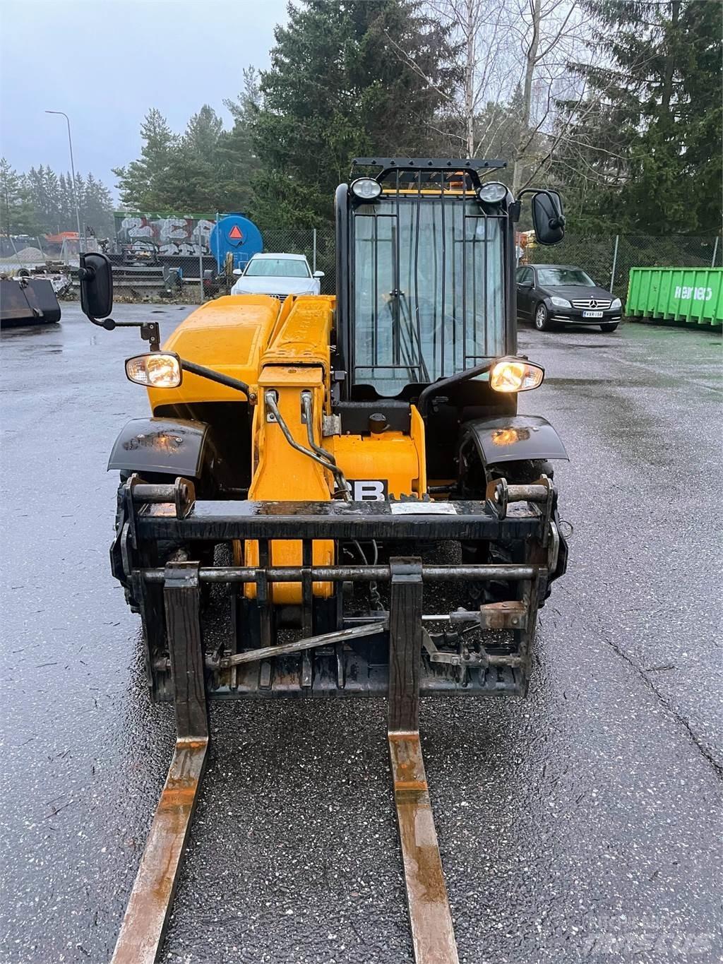 JCB 525-60T5 Teleskopické manipulátory