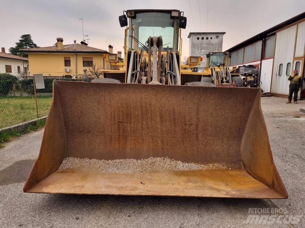 Volvo BM L120C Kolové nakladače
