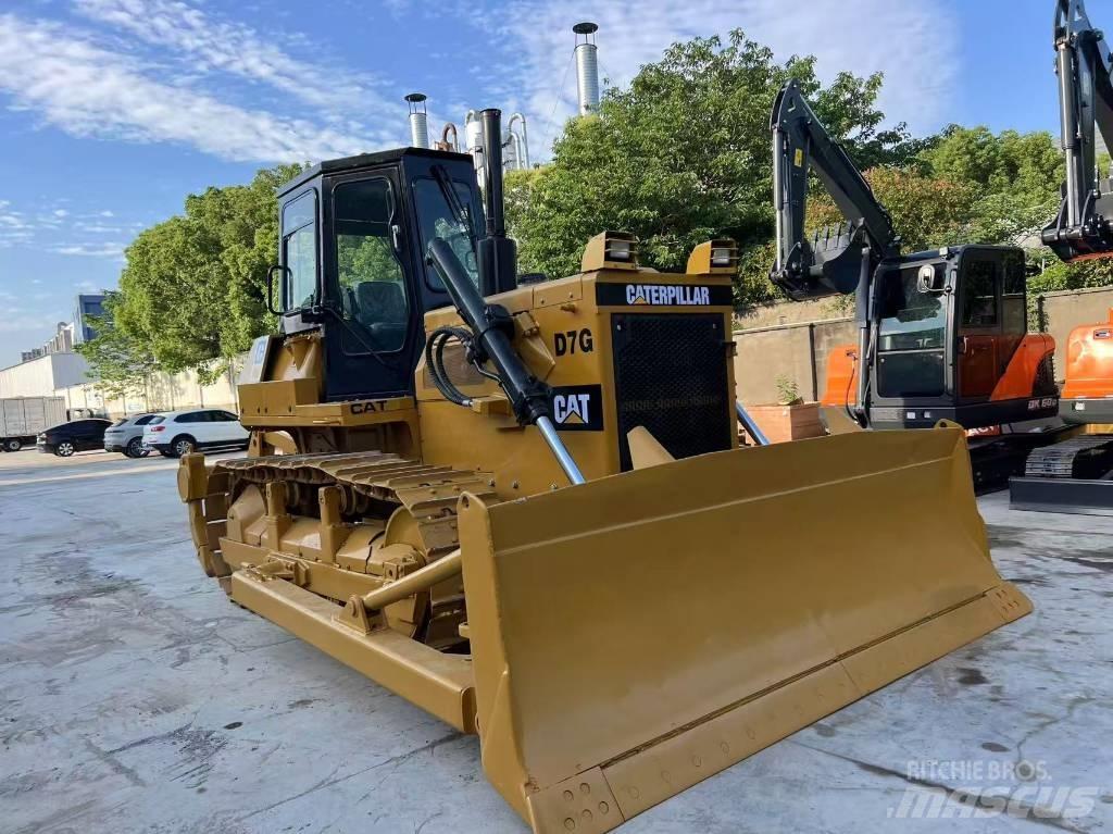 CAT D 7 G Grejdry