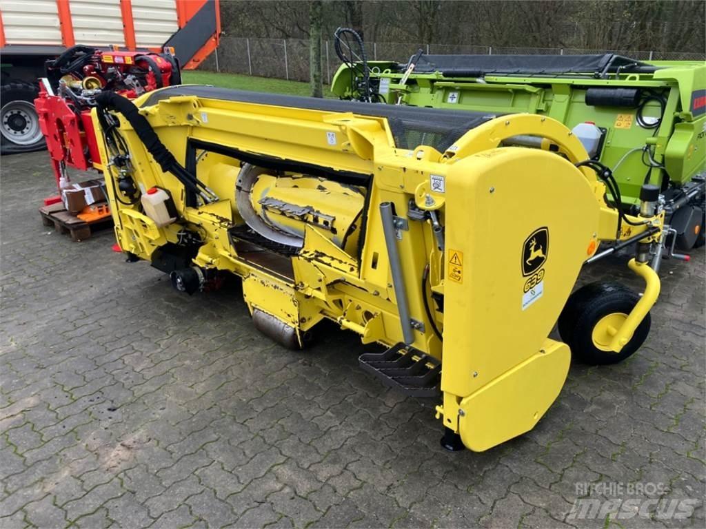 John Deere 8300i Sklízecí řezačka