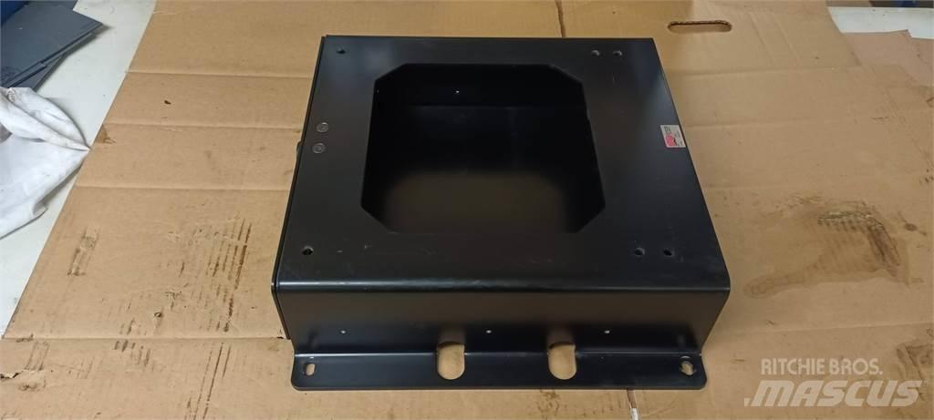  BeGe F687648 Kabiny a interiér