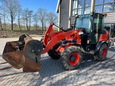 Kubota R 082 Kolové nakladače
