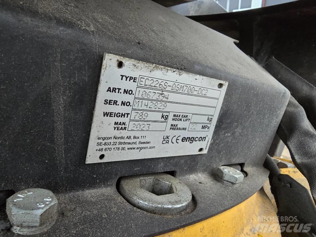 Komatsu PC 228 US-11 Pásová rýpadla
