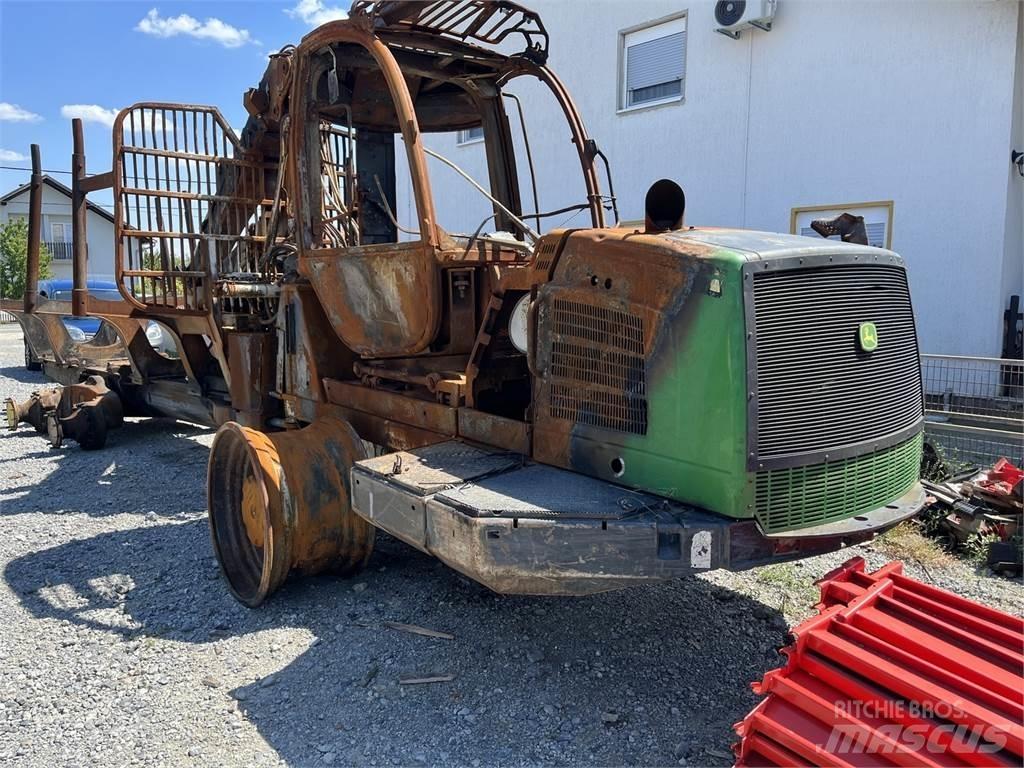 John Deere 1110E Vyvážecí traktory