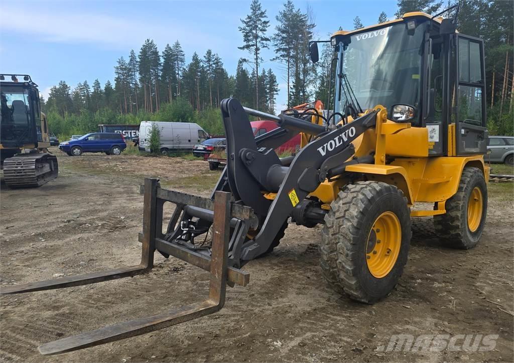 Volvo L30G Kolové nakladače