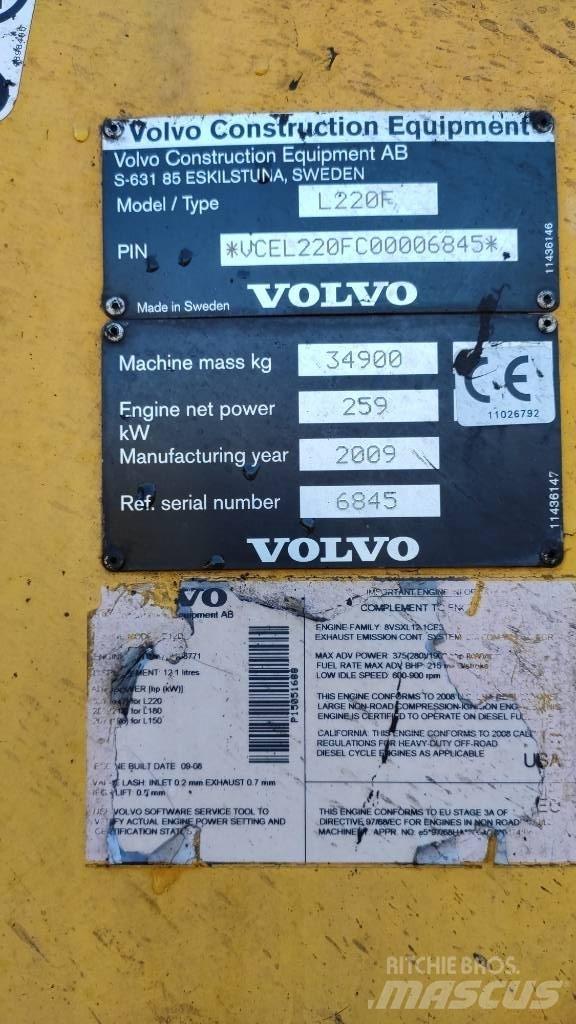 Volvo L 220 F Kolové nakladače
