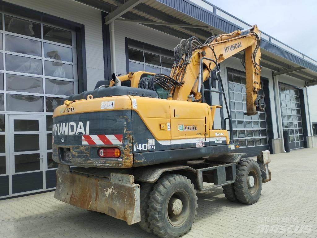 Hyundai 140W Midi rýpadla 7t - 12t