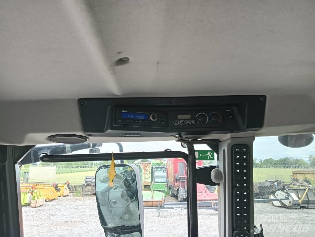 JCB Fastrac 4220 Traktory