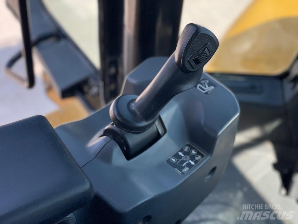 CAT 966M XE Kolové nakladače