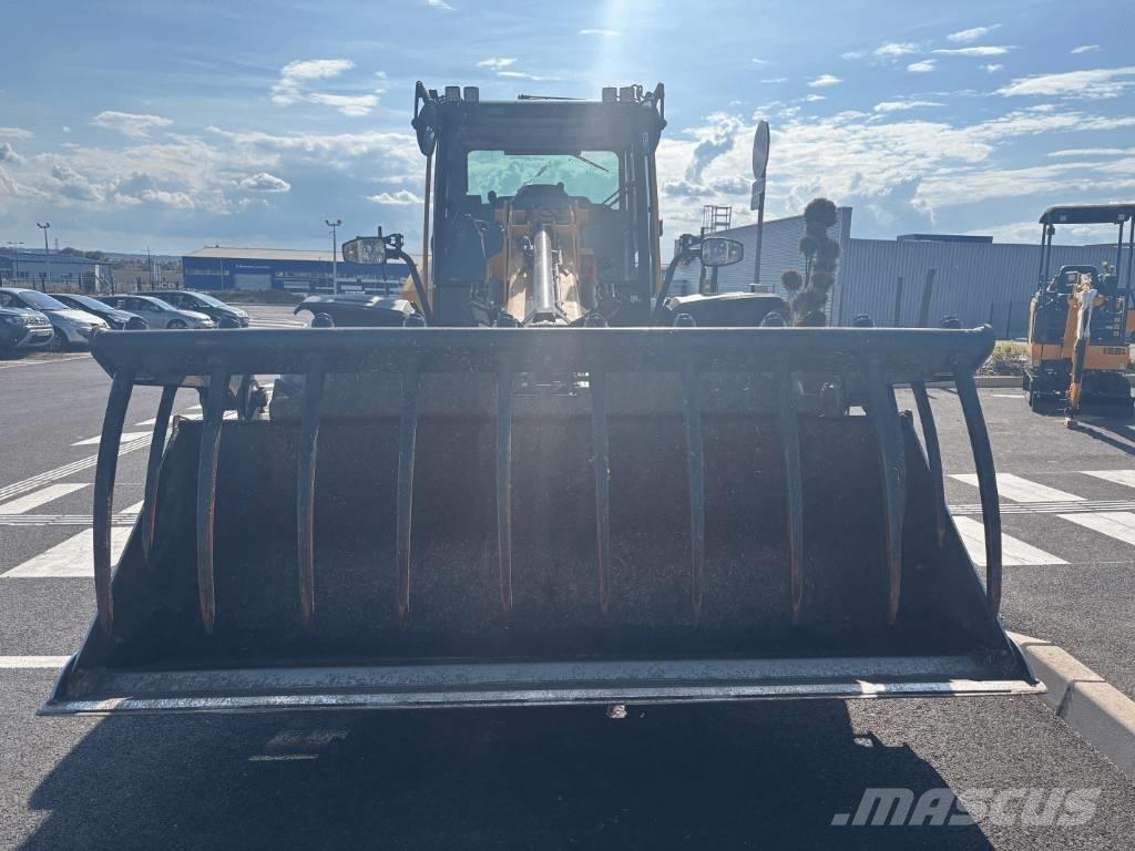 JCB TM 320 S Teleskopické nakladače pro zemědělství