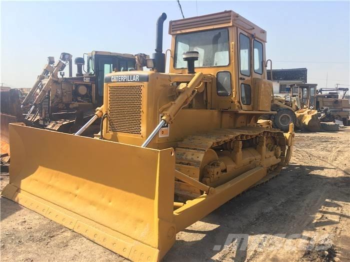 CAT D 6 D Pásové dozery