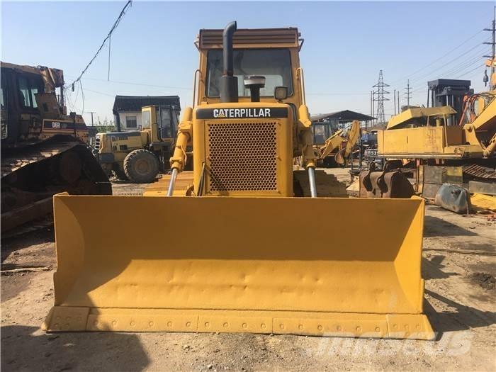 CAT D 6 D Pásové dozery