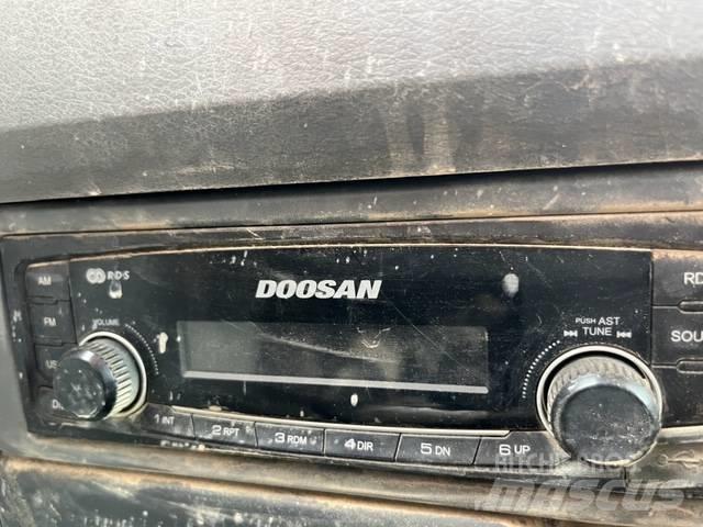 Doosan DX 140 LC Pásová rýpadla