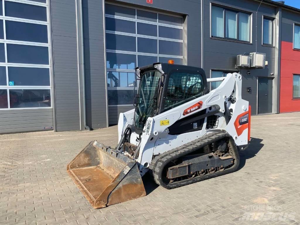 Bobcat T 590 Smykem řízené nakladače
