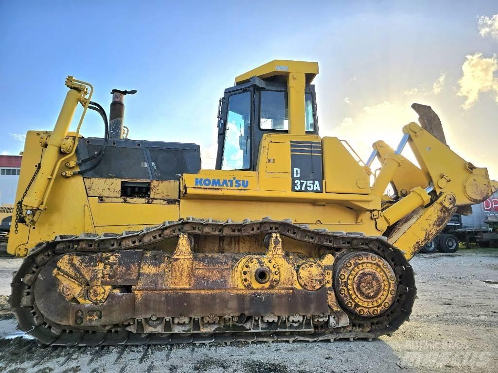Komatsu D 375 A-1 Pásové dozery