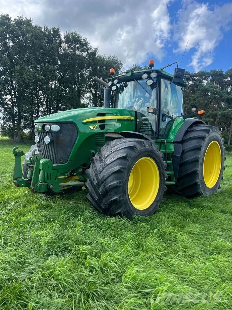 John Deere 7930 Traktory