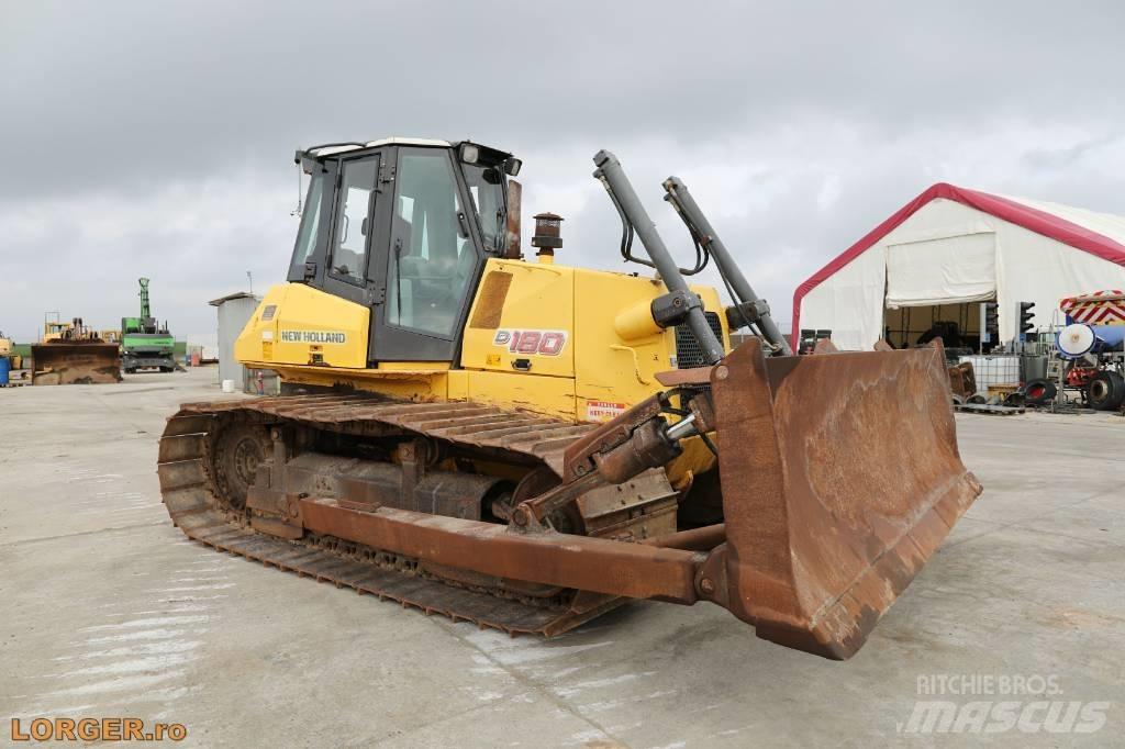 New Holland D 180 Pásové dozery
