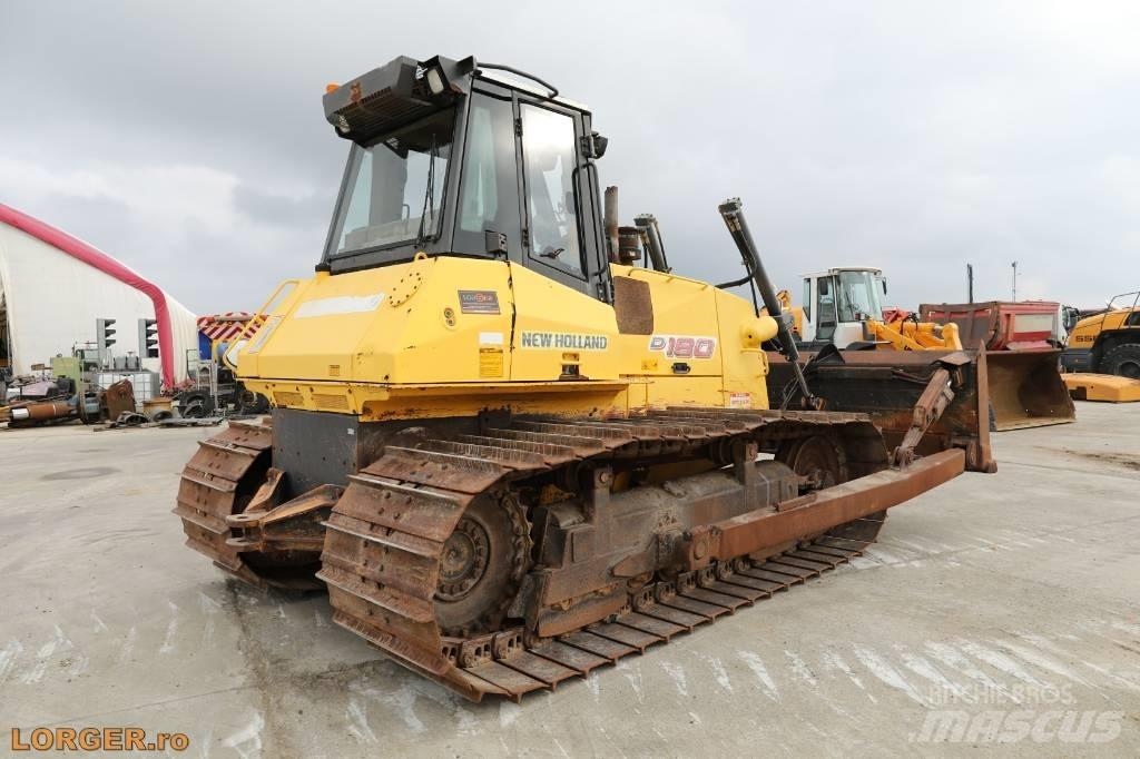 New Holland D 180 Pásové dozery