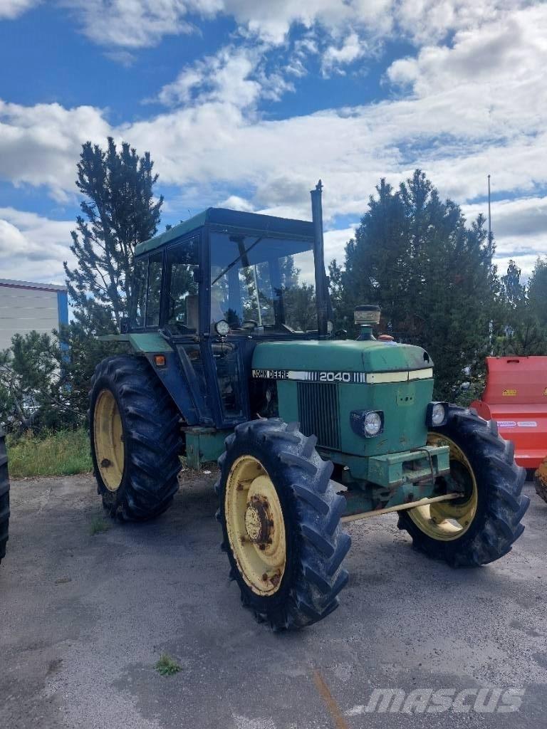 John Deere 2040 Traktory