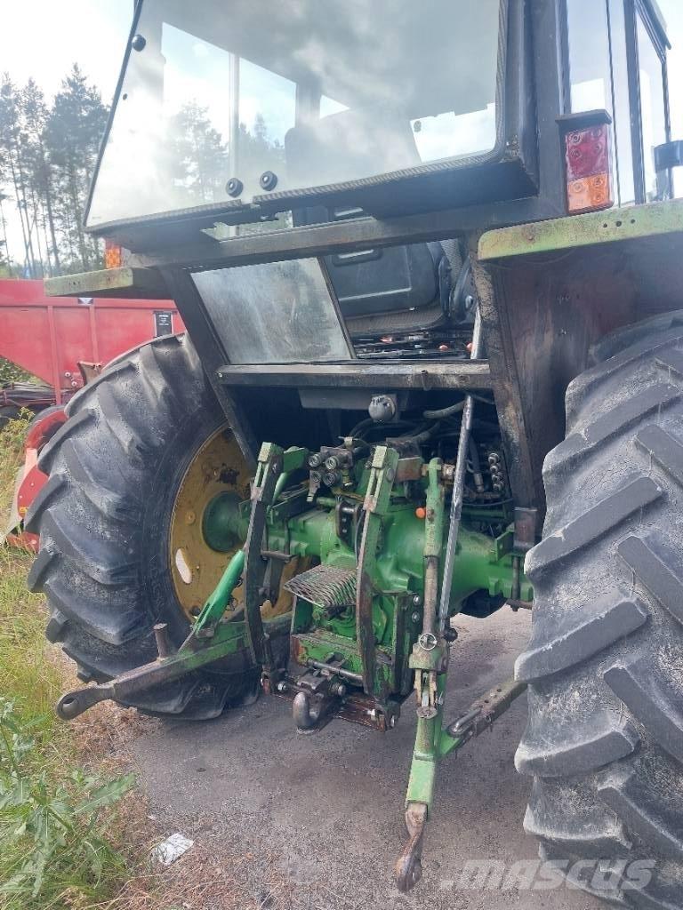John Deere 2040 Traktory