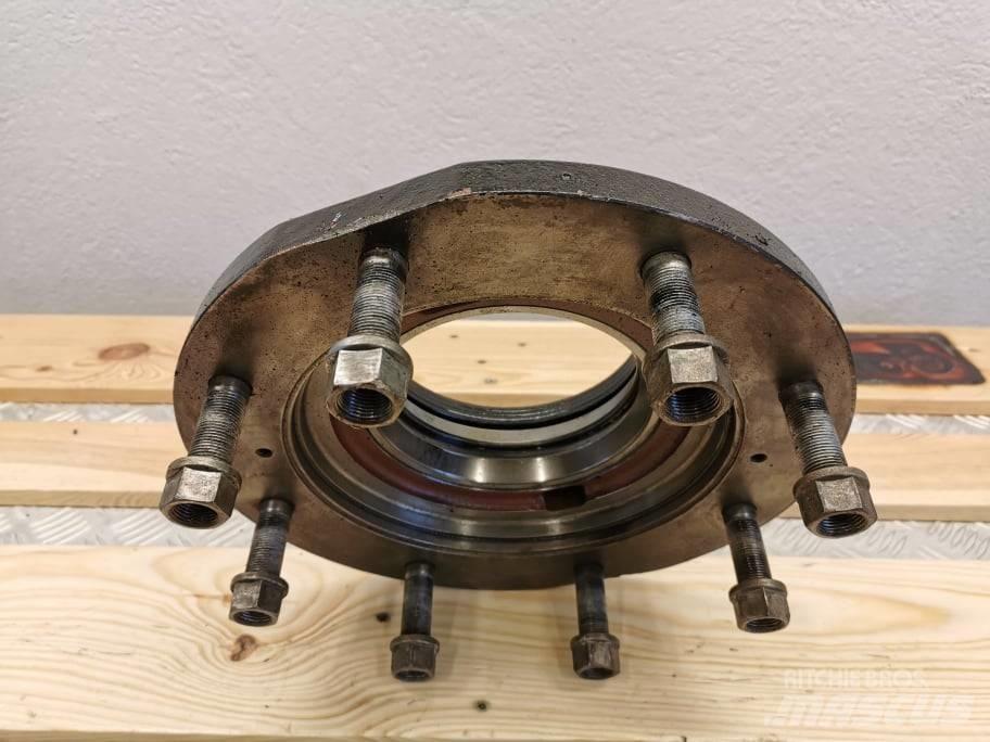 JLG 307 wheel hub Pneumatiky, kola a ráfky