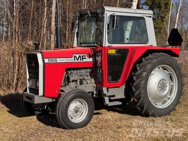 Massey Ferguson 565 Traktory