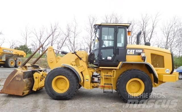 CAT 926M Kolové nakladače