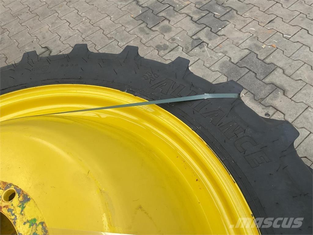 Alliance 270/95R36 Pneumatiky, kola a ráfky