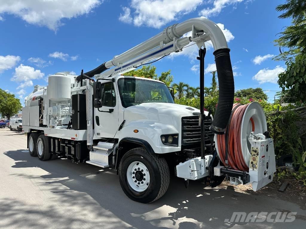Freightliner 114 SD Kombinované/Čerpací cisterny