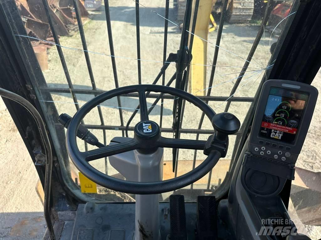 CAT M 318 D MH Stroje pro manipulaci s odpadem