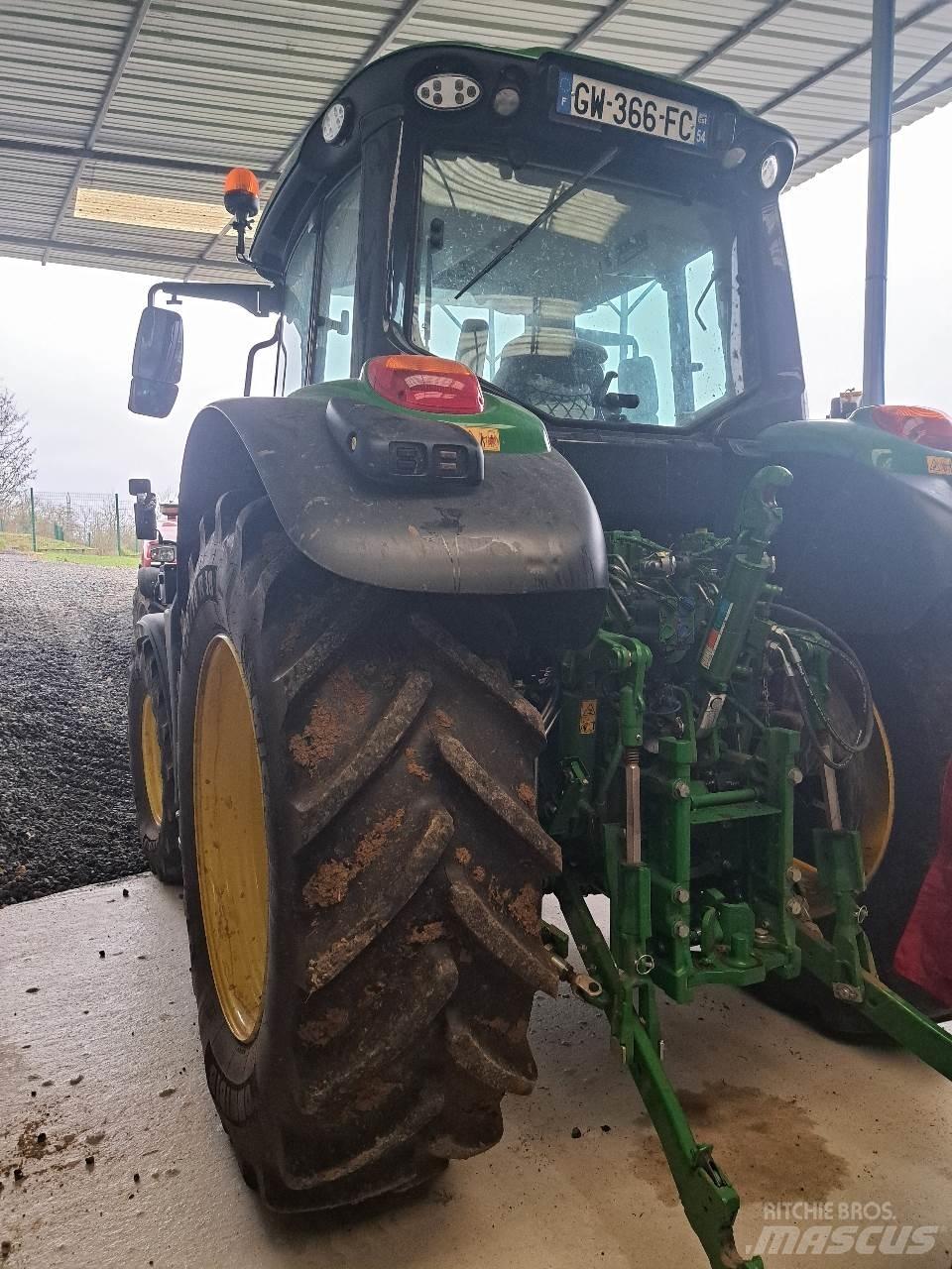 John Deere 6120 M Traktory