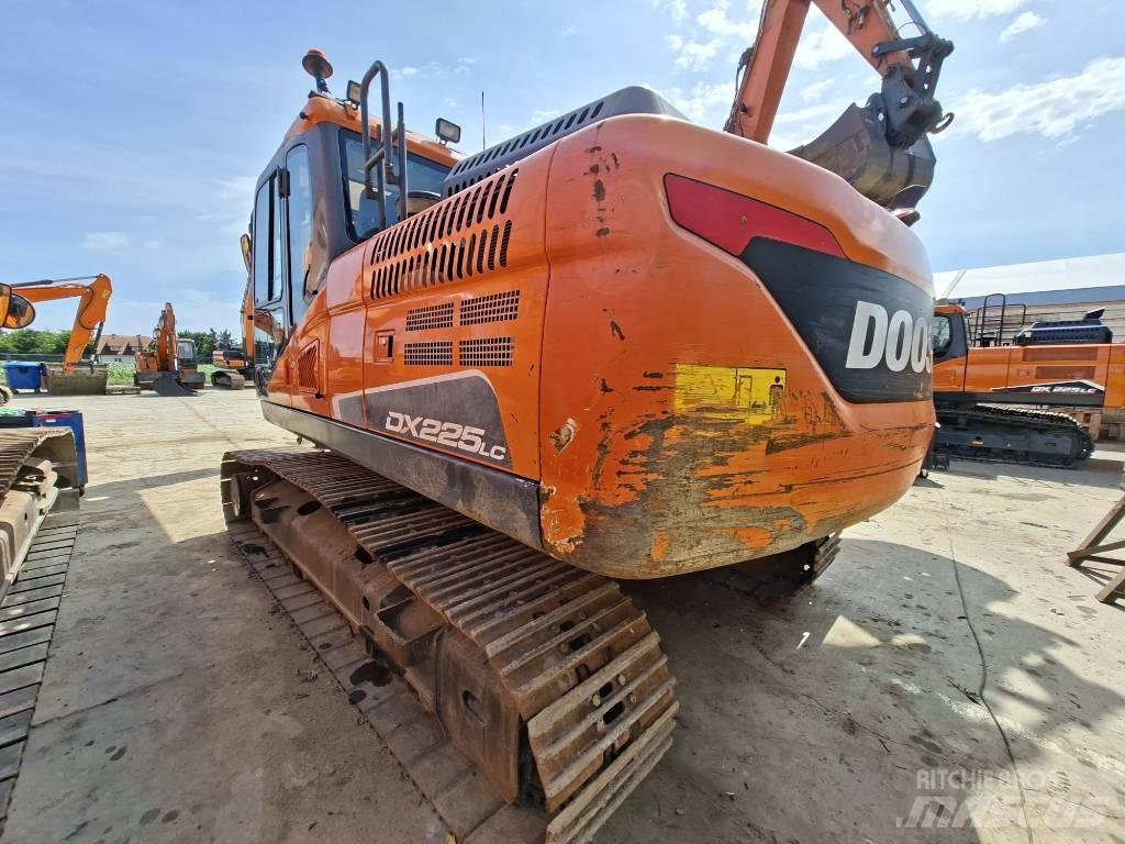 Doosan DX 225 LC-5 Pásová rýpadla