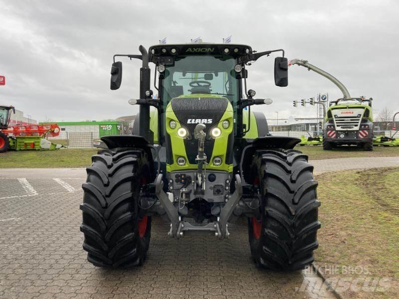 CLAAS AXION 870 Traktory