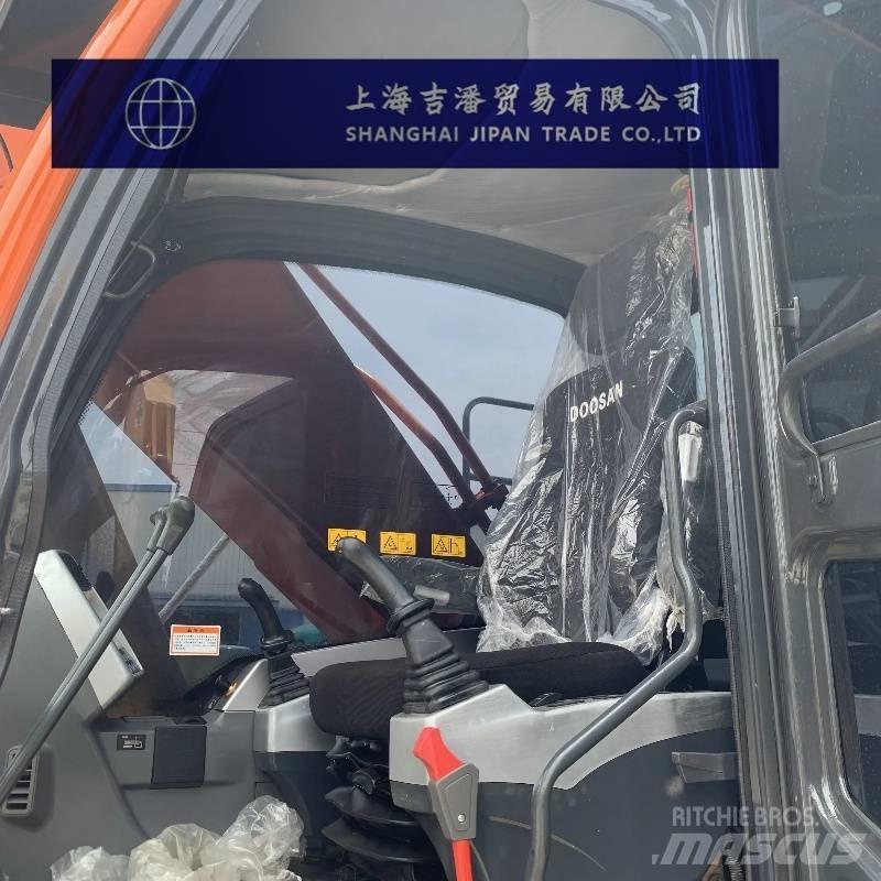 Doosan DX 300 Pásová rýpadla