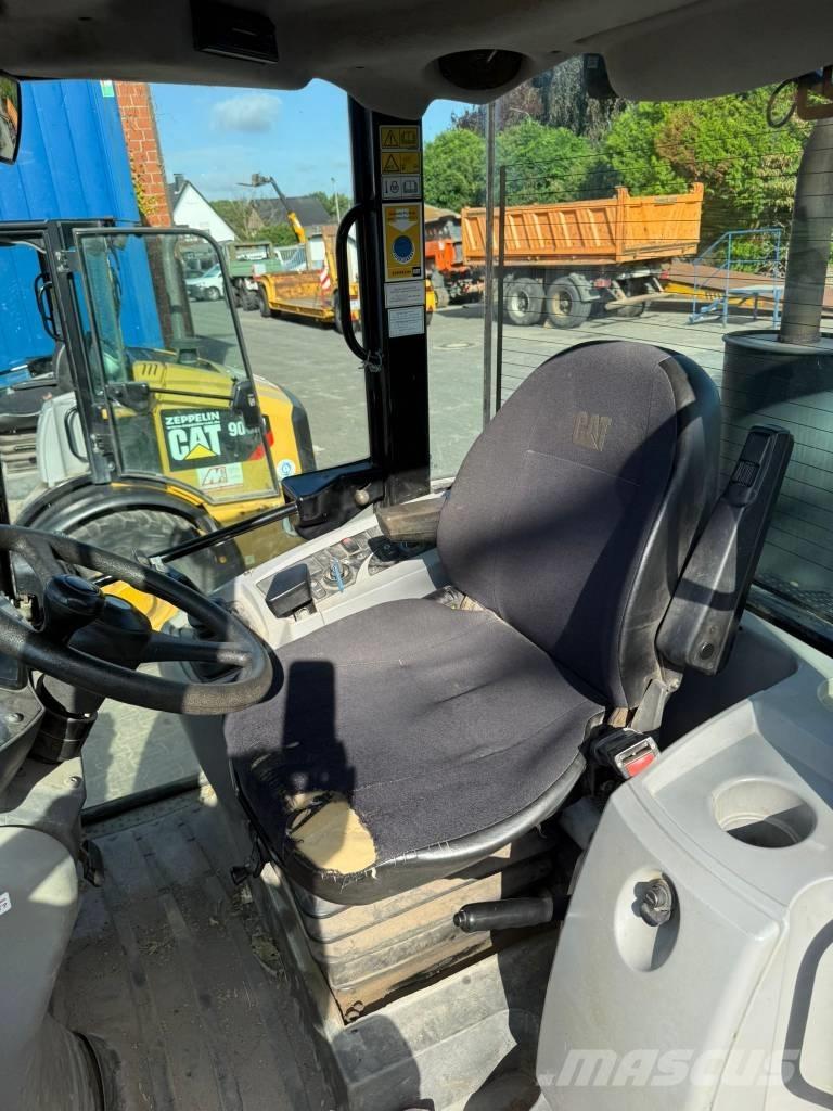 CAT 908 H 2 Kolové nakladače