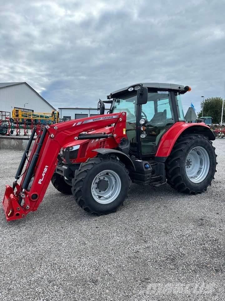 Massey Ferguson 5612 Traktory