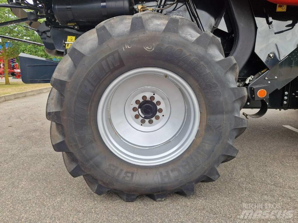 Case IH AF 7150 Sklízecí mlátičky