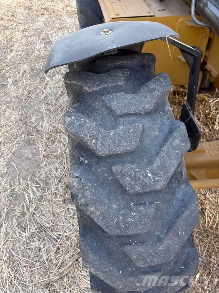 CAT 430 E Rýpadlo-nakladače