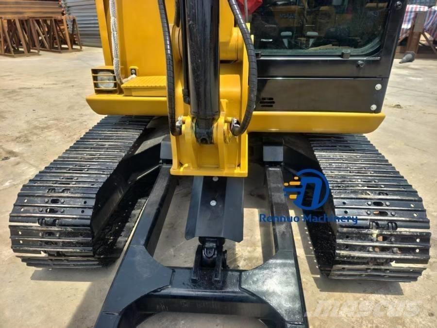 CAT 306E2 Mini rýpadla < 7t
