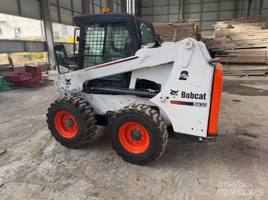 Bobcat S 630 Smykem řízené nakladače