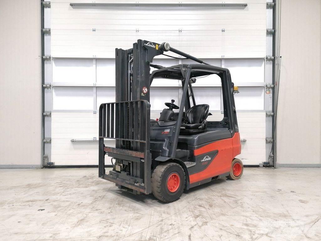 Linde E30L-01 Akumulátorové vozíky