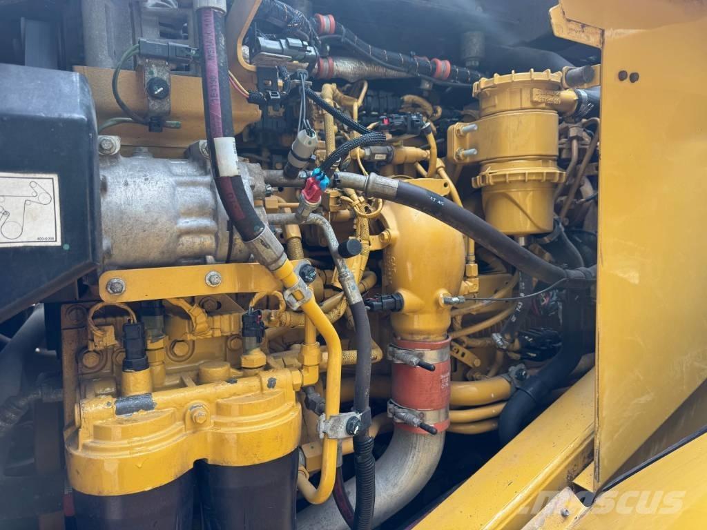 CAT 966 M Kolové nakladače