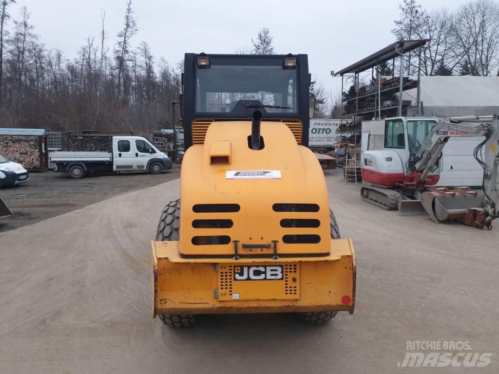 JCB VM 75 D Tahačové válce