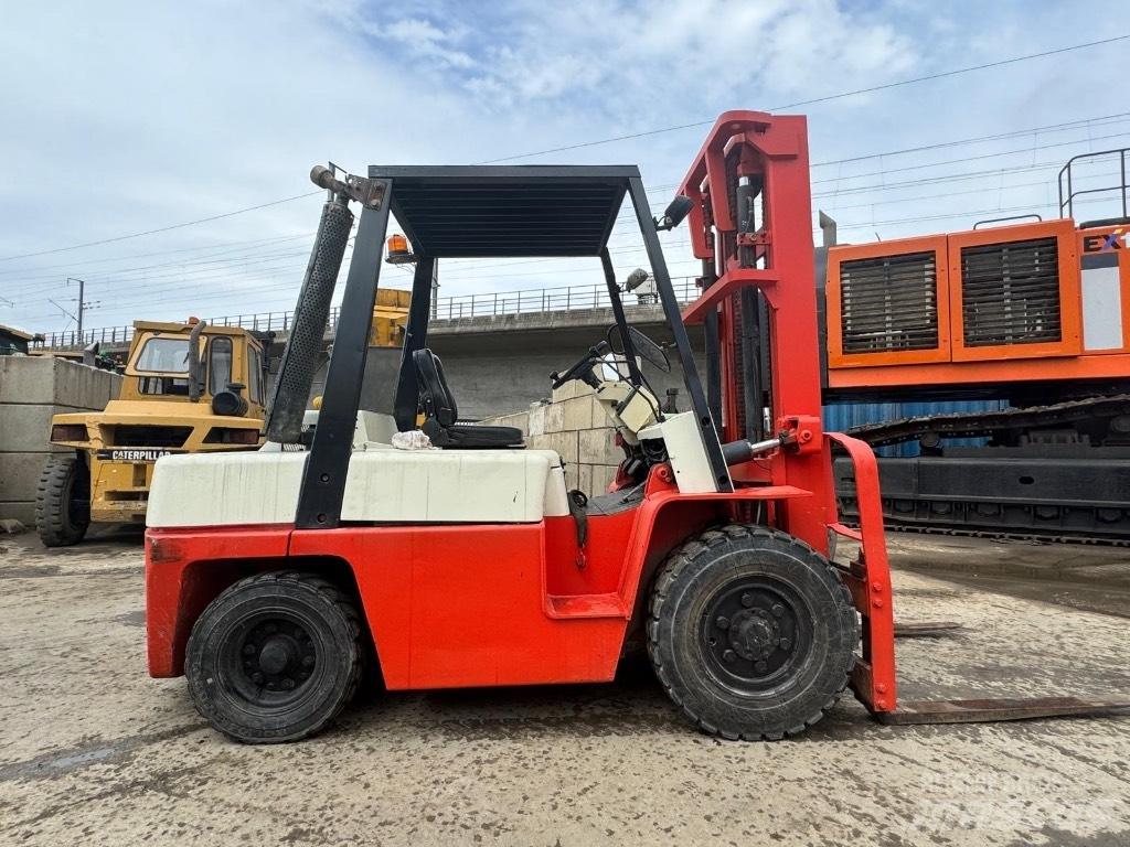 Nissan WF03A35U Dieselové vozíky