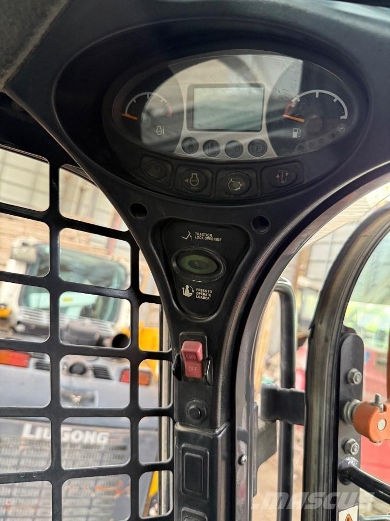Bobcat S 770 Smykem řízené nakladače