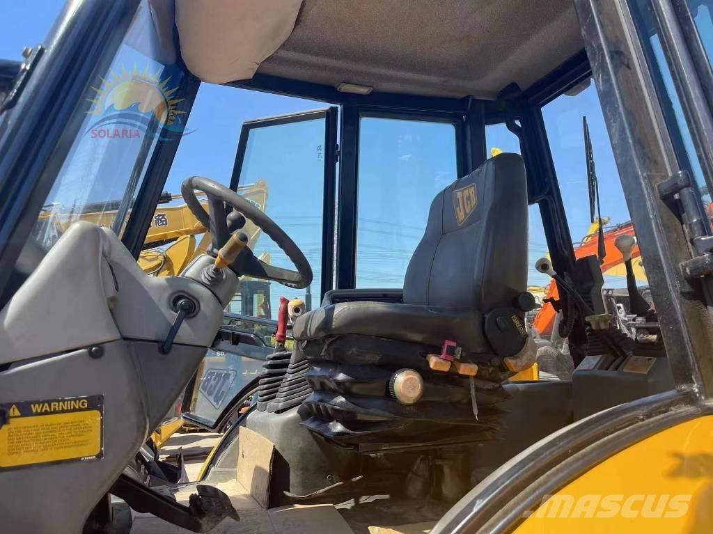 JCB 4CX Rýpadlo-nakladače